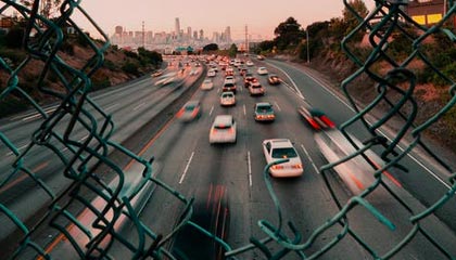 泰国纯爱电影《错时告白》内地定档5.20上映 聚焦暧昧期男女的“双相思”